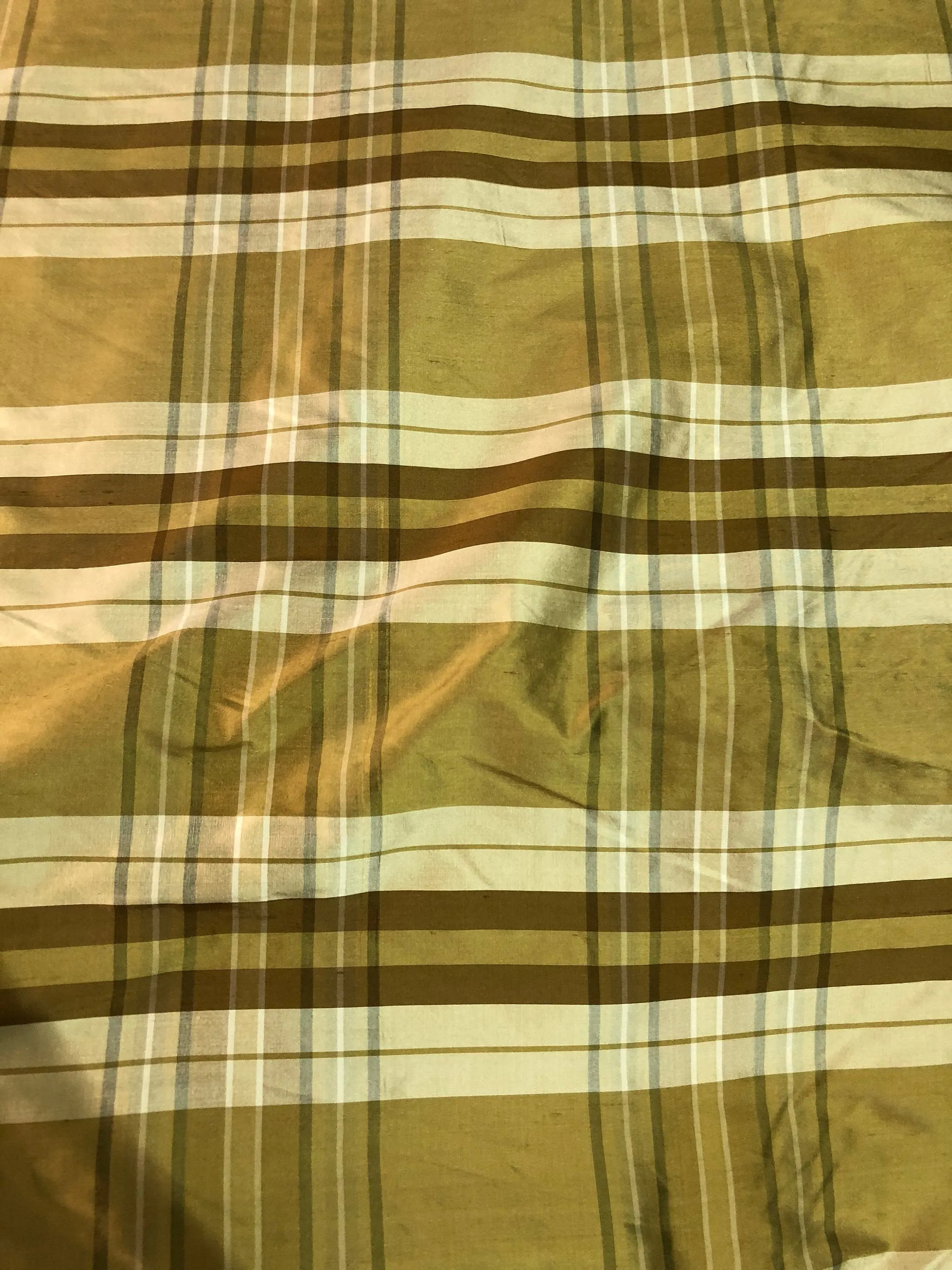 100% Silk shantung plads 54&quot;   Gold color         Sold by the yard