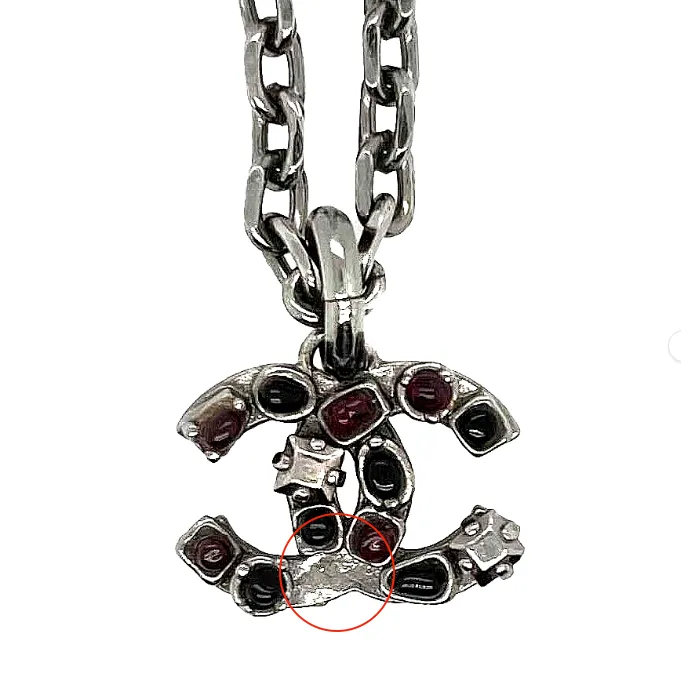 CHANEL - Gripoix CC Necklace - Red Stones - Silver Burgundy Logo Charm Chain