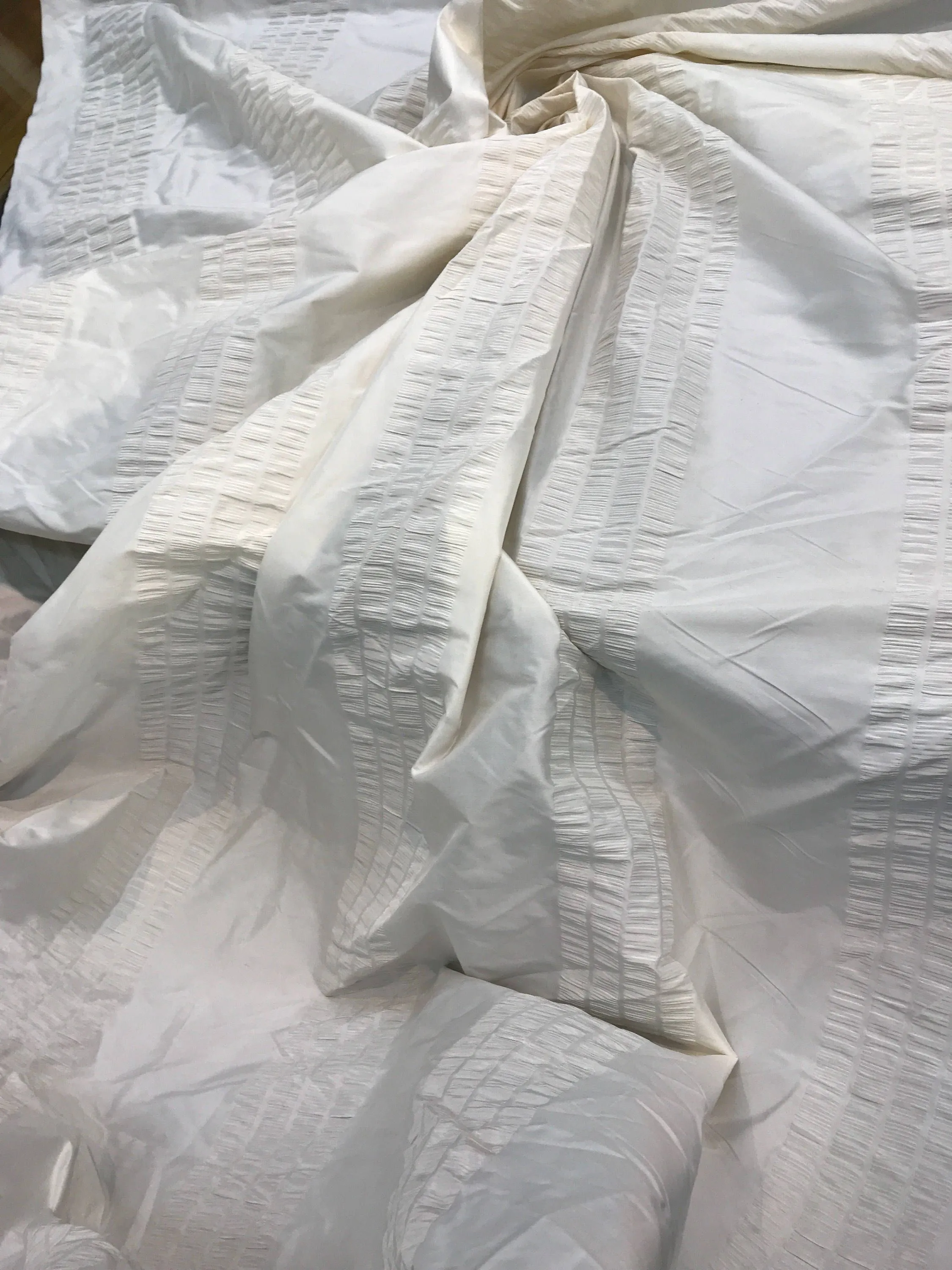 Silk crinkle taffeta ivory 54&quot; wide