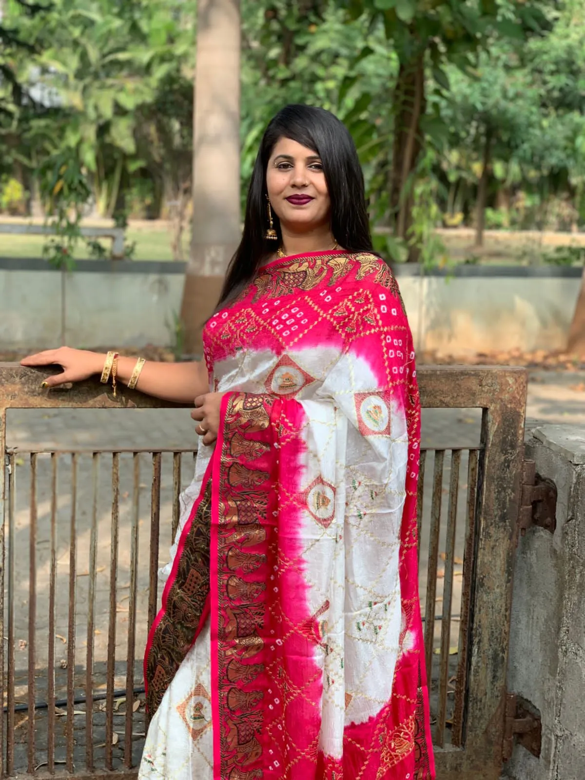 Women's Designer Bandhani Panetar Ghantdi Sarees